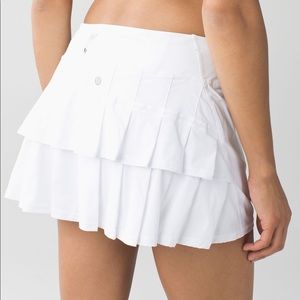 Lululemon white pace setter tennis skirt